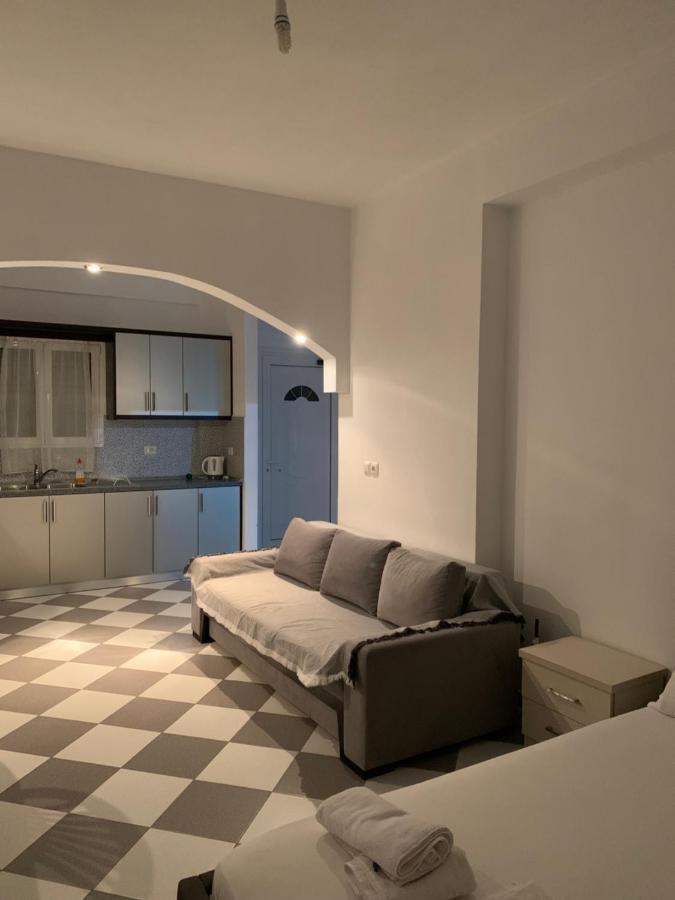 Henardi Apartments คซามิล ภายนอก รูปภาพ