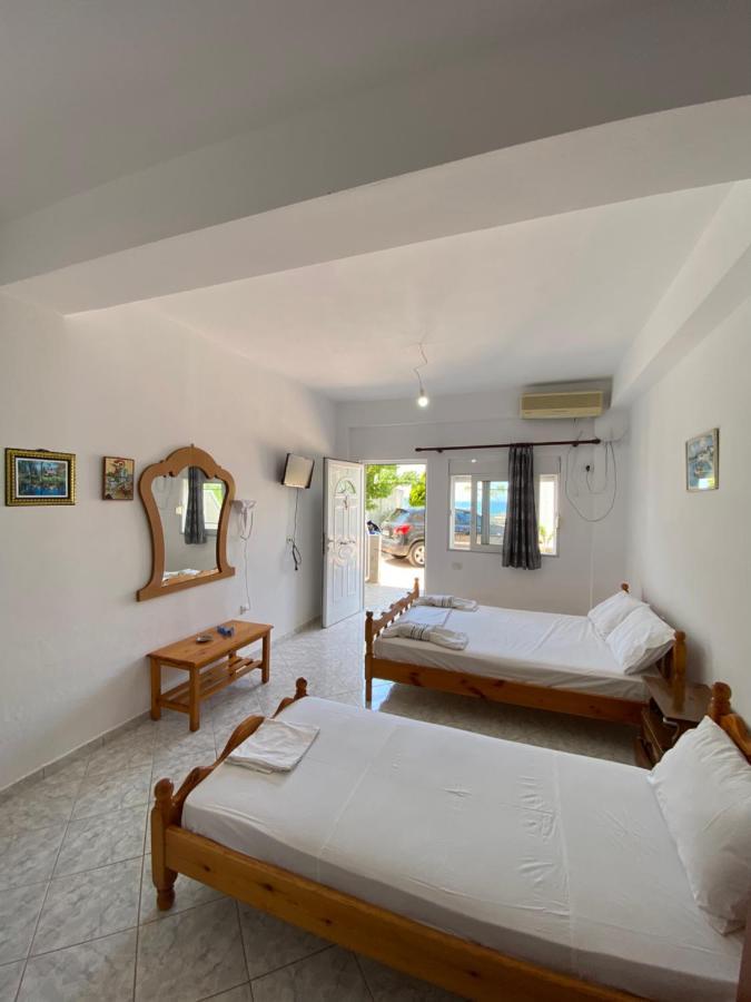 Henardi Apartments คซามิล ภายนอก รูปภาพ